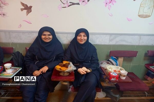 جشنواره صبحانه سالم در دبیرستان نمونه فرهنگ مهشید مصلی نژاد