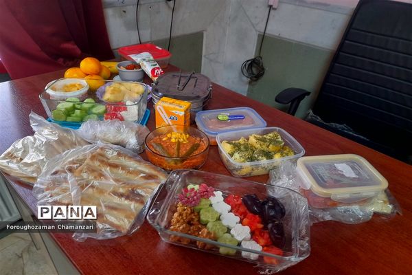 جشنواره صبحانه سالم در دبیرستان نمونه فرهنگ مهشید مصلی نژاد