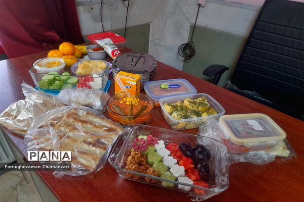 جشنواره صبحانه سالم در دبیرستان نمونه فرهنگ مهشید مصلی نژاد