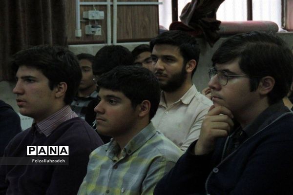 هفتمین جلسه سوم شخص جمع در دبیرستان علامه حلی ۱۰