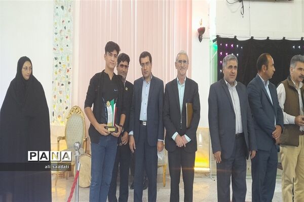آیین تجلیل از نخبگان و افتخار آفرینان کنکور سراسری ۱۴۰۲ هزار مسجد-شهرستان کلات