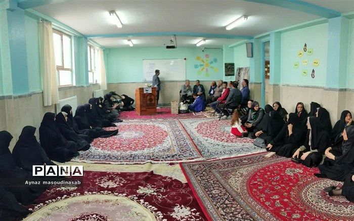 انجمن اولیا و مربیان اتحاد خانه و مدرسه را مستحکم‌تر می‌کند