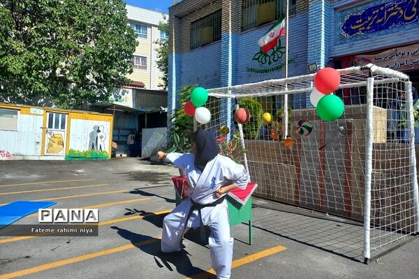 گرامیداشت هفته تربیت‌بدنی در دبیرستان تربیت رودهن