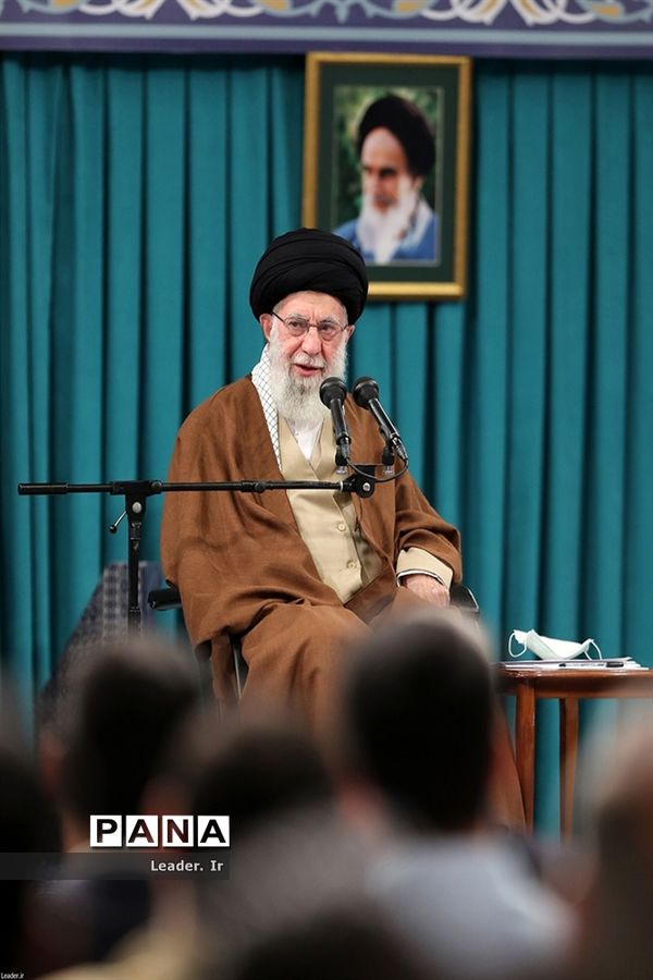 دیدار نخبگان و استعدادهای برتر علمی کشور با مقام معظم رهبری