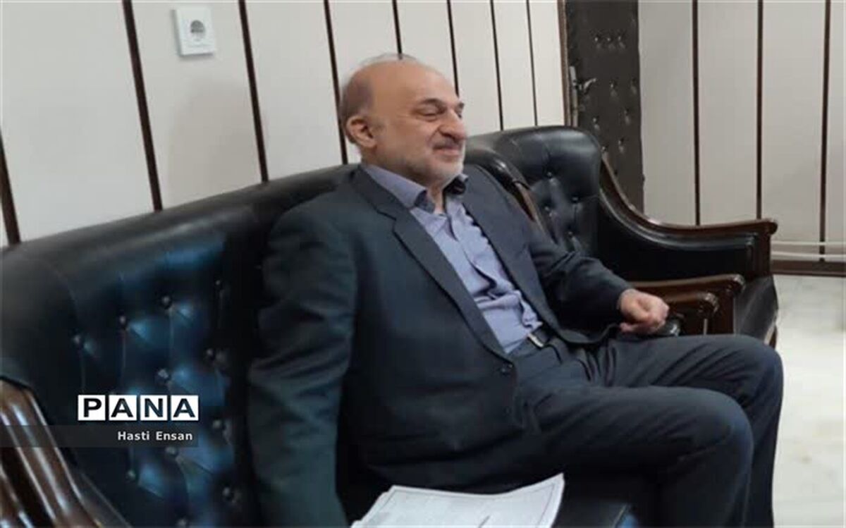 اقامه نماز جماعت در مدارس از اهمیت ویژه ای برخوردار است