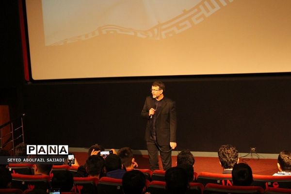 بازدید دانش‌آموز خبرنگاران پسر پانا از موزه سینما