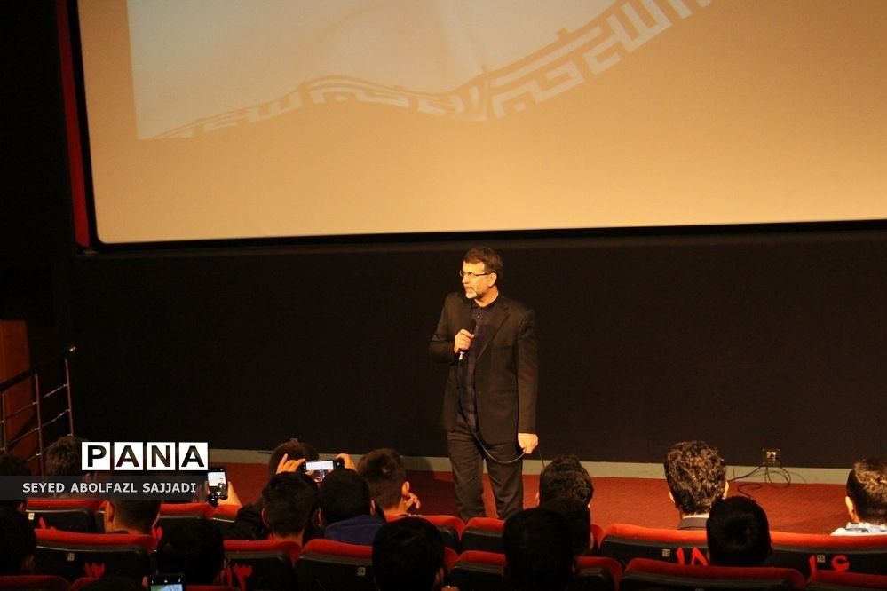 بازدید دانش‌آموز خبرنگاران پسر پانا از موزه سینما