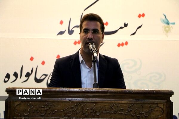 بزرگداشت هفته اولیا و مربیان و تجدید میثاق با آرمان‌های امام راحل در مرقد امام خمینی(ره)