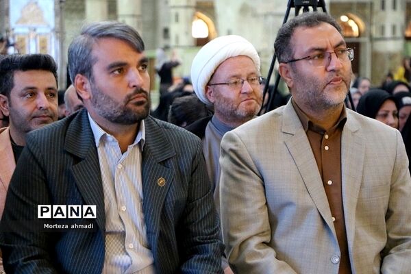 بزرگداشت هفته اولیا و مربیان و تجدید میثاق با آرمان‌های امام راحل در مرقد امام خمینی(ره)