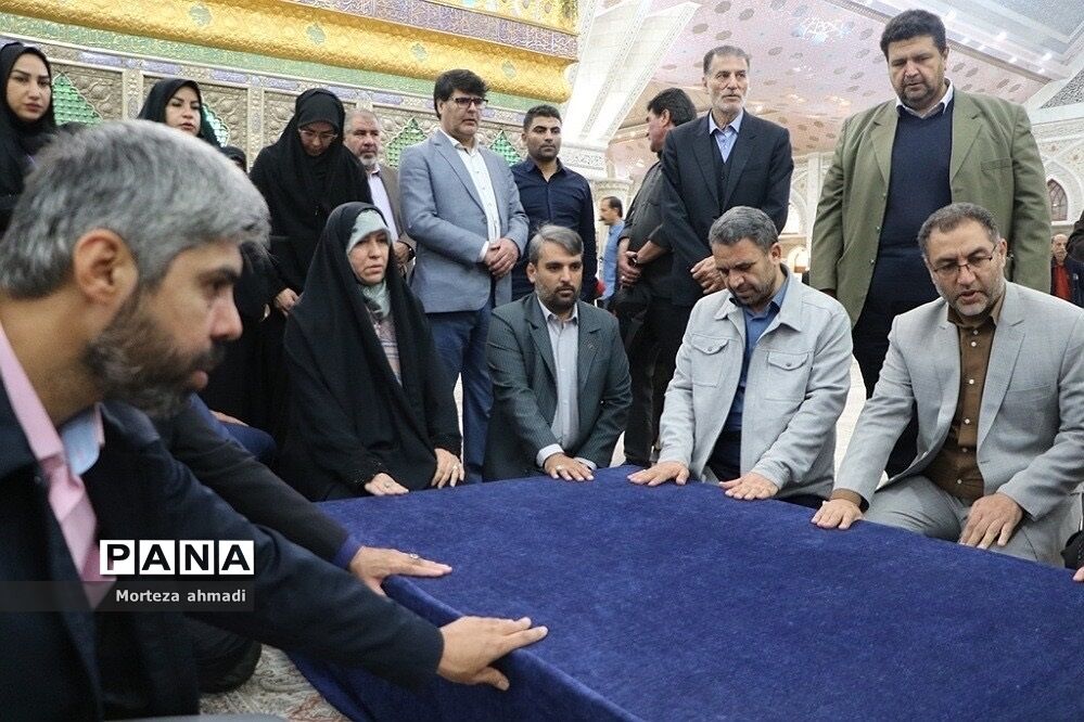 بزرگداشت هفته اولیا و مربیان و تجدید میثاق با آرمان‌های امام راحل در مرقد امام خمینی(ره)