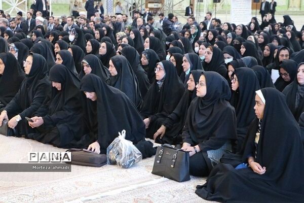 بزرگداشت هفته اولیا و مربیان و تجدید میثاق با آرمان‌های امام راحل در مرقد امام خمینی(ره)
