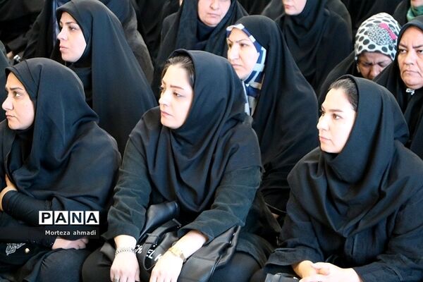 بزرگداشت هفته اولیا و مربیان و تجدید میثاق با آرمان‌های امام راحل در مرقد امام خمینی(ره)