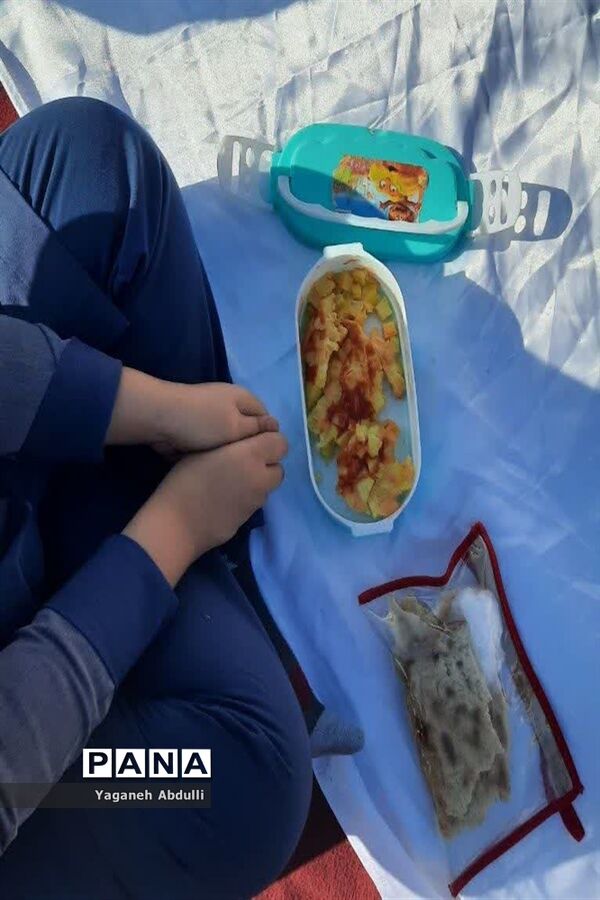 روز جهانی غذا در دبستان محمد منتظری