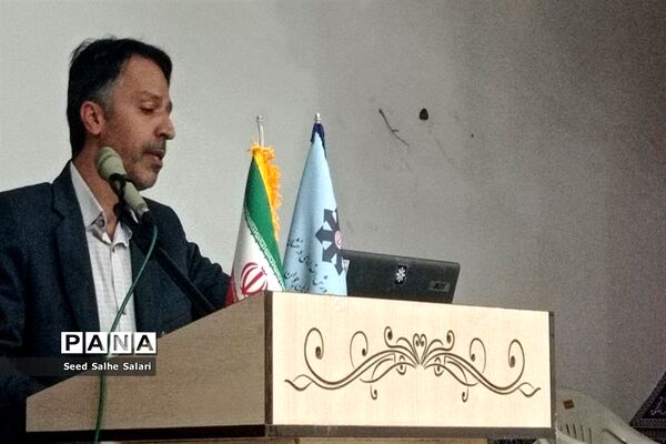 برگزاری جلسه انجمن اولیا و مربیان در دبیرستان شهید بهشتی دوره اول کاشمر