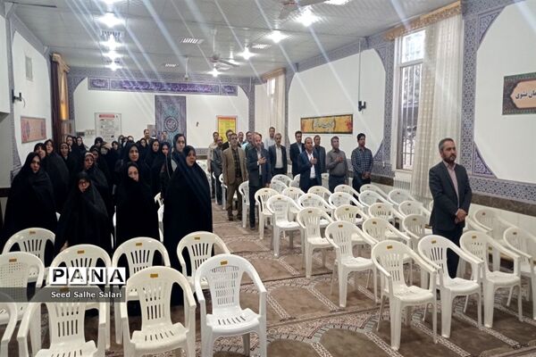 برگزاری جلسه انجمن اولیا و مربیان در دبیرستان شهید بهشتی دوره اول کاشمر