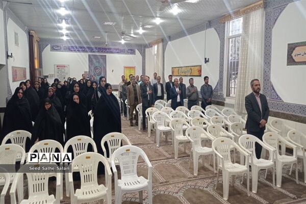 برگزاری جلسه انجمن اولیا و مربیان در دبیرستان شهید بهشتی دوره اول کاشمر