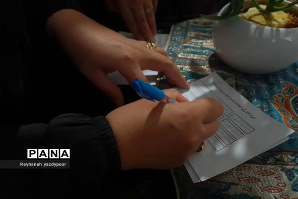 اولین جلسه اولیا مربیان در دبیرستان دخترانه استاد شهریار