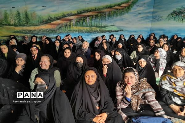 اولین جلسه اولیا مربیان در دبیرستان دخترانه استاد شهریار