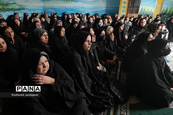 اولین جلسه اولیا مربیان در دبیرستان دخترانه استاد شهریار