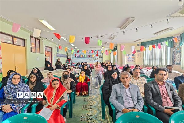 برگزاری انتخابات  انجمن اولیا‍‌ و مربیان در دبستان شاهد فاطمه‌الزهرا(س)