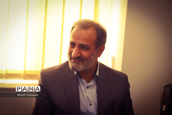 دیدار معاون پرورشی و فرهنگی آموزش و پرورش شهر تهران با دانش‌آموز خبرنگاران پانا