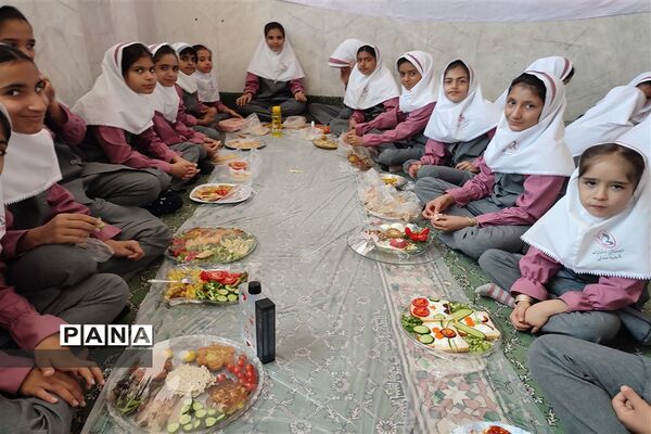 روز جهانی غذا در دبستان شهید مدنی