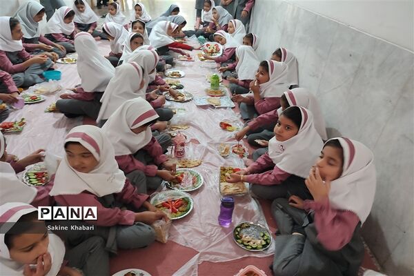 روز جهانی غذا در دبستان شهید مدنی