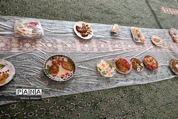 روز جهانی غذا در دبستان شهید مدنی