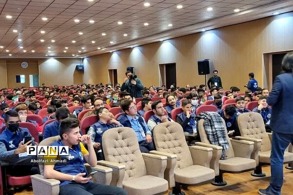 برگزاری کارگاه سوادرسانه در دومین روز اردوی ملی خبرنگاری پانا