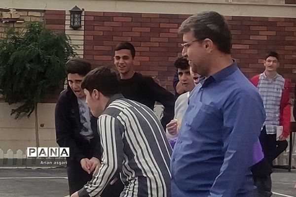 مسابقات ورزشی درون مدرسه‌ای در دبیرستان دانش شهریار