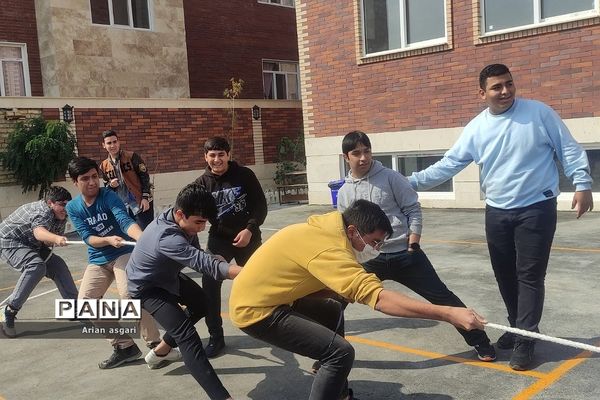 مسابقات ورزشی درون مدرسه‌ای در دبیرستان دانش شهریار