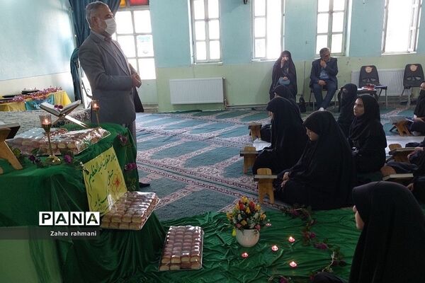 مراسم ولادت حضرت‌ عبدالعظیم حسنی(ع) در دبیرستان حجاب ناحیه‌یک شهرری