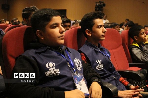 حضور 32 دانش‌آموز خبرنگار استان کرمان در اردوی ملی خبرنگاران