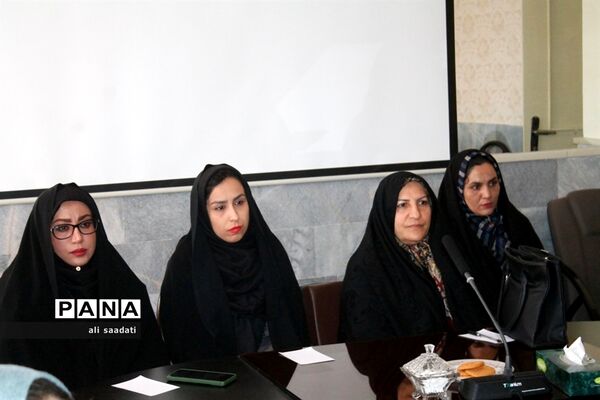 نشست مدیر آموزش و پرورش شهرستان کلات با اعضای انجمن اولیا و مربیان مدارس