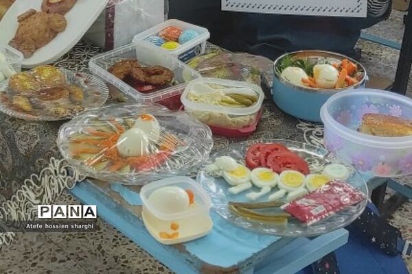 جشنواره غذای سالم در دبستان ایمان رودهن