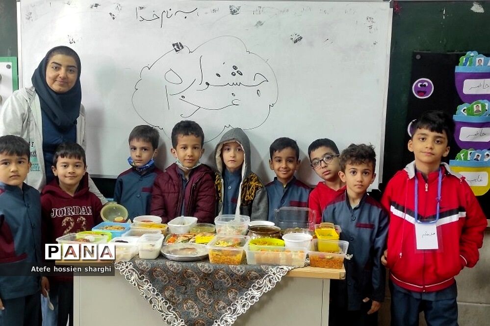 جشنواره غذای سالم در دبستان ایمان رودهن