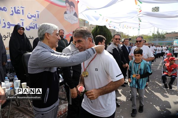 آیین آغاز مسابقات ورزشی دانش‌آموزان سراسر کشور به میزبانی آموزش و پرورش منطقه9 شهر تهران