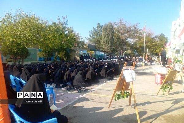 همایش بزرگداشت مقام شهدا در هفته پیوند اولیا و مربیان