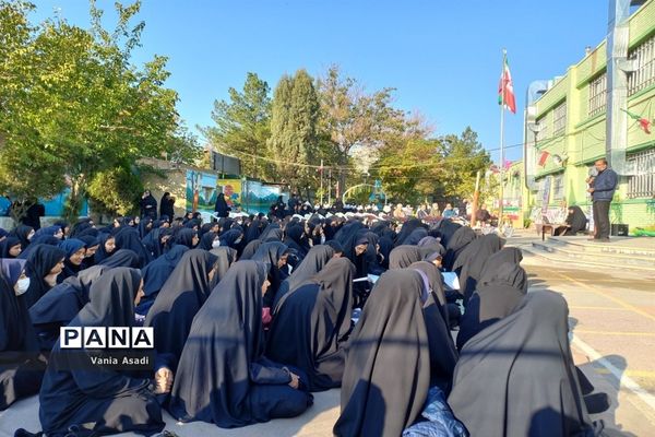 همایش بزرگداشت مقام شهدا در هفته پیوند اولیا و مربیان