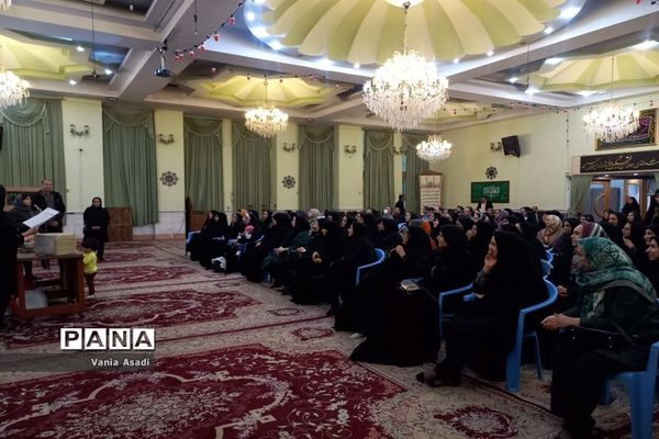 اولین جلسه انتخابات انجمن اولیا و مربیان در دبیرستان نمونه دولتی دخترانه دوره اول فرزانگان ناحیه ۲