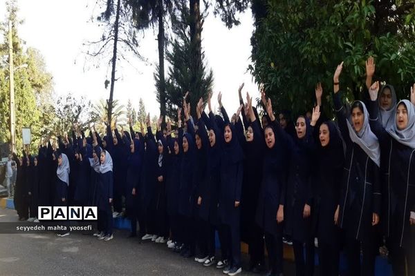 اجرای سرود دو هزار دانش‌آموز به نیت دو هزار شهید در ساری