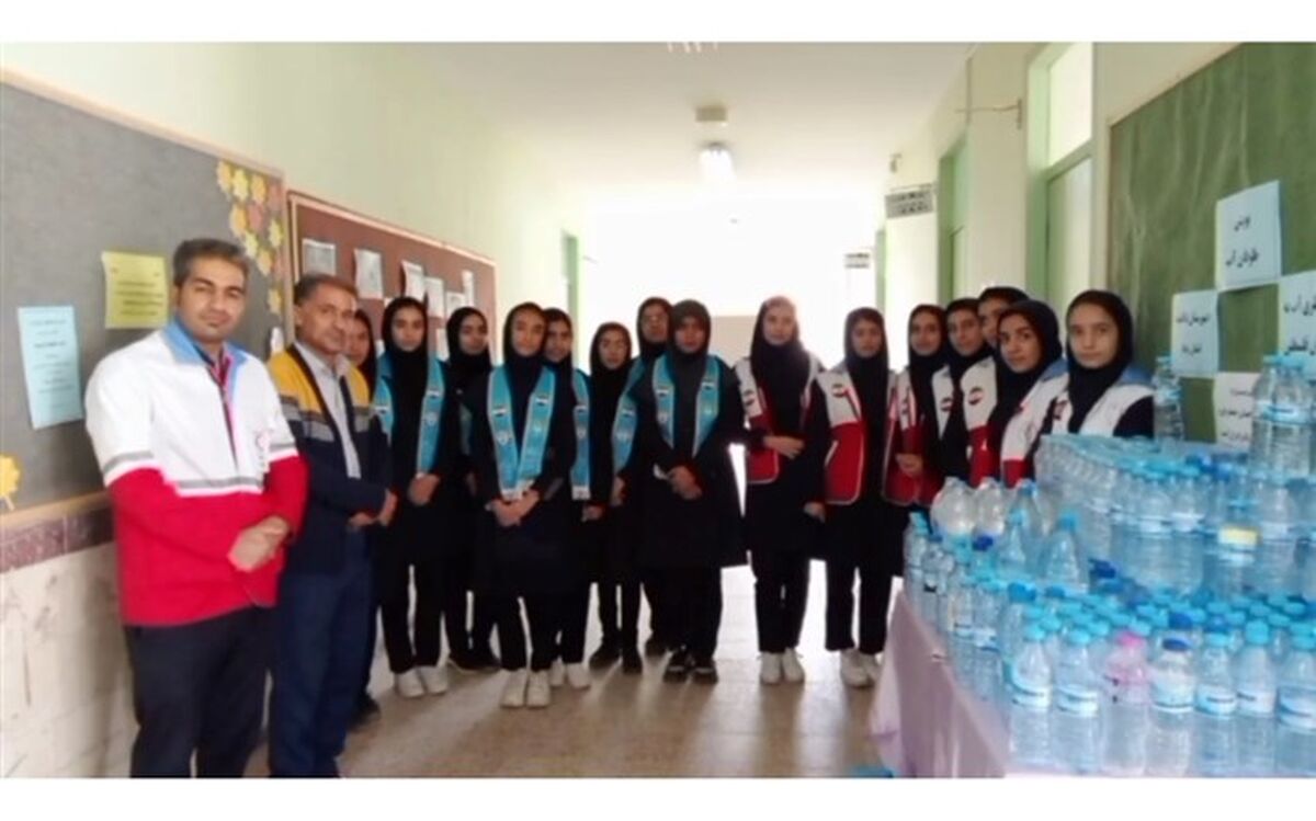 پویش طوفان آب در مدارس شهر حلب برگزارشد