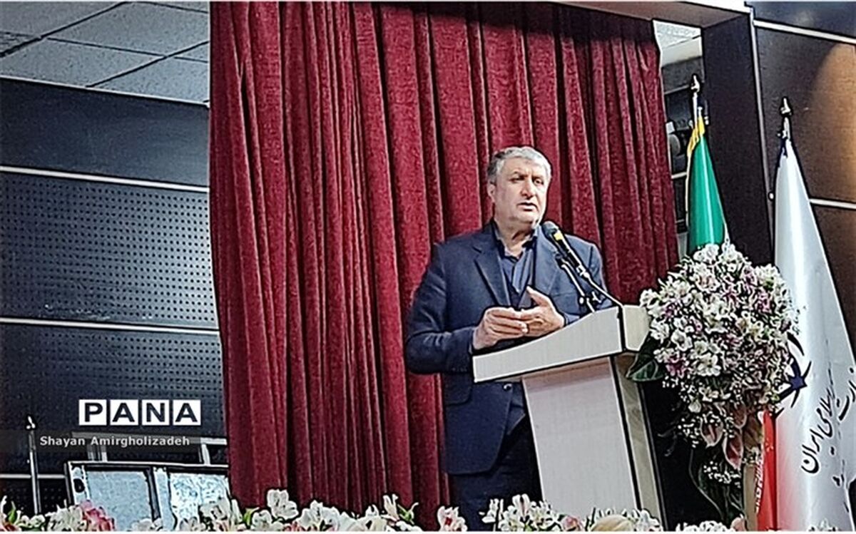 غربی‌ها با توسل به قدرت رسانه، حق را باطل جلوه می‌دهند