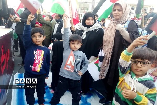 تجمع مردمی در اعتراض به جنایت وحشیانه رژیم کودک‌کش صهیونیستی در شهرستان ملارد