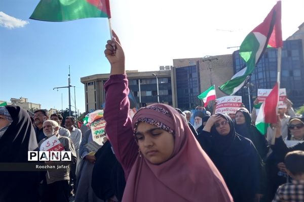 تجمع مردم شیراز در پاسخ به حملات غیر انسانی رژیم صهیونیستی