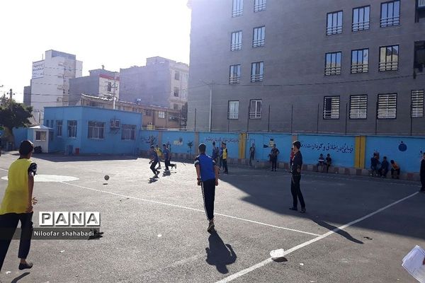 گرامیداشت هفته تربیت‌بدنی در مدرسه شهید نواب صفوی ملارد