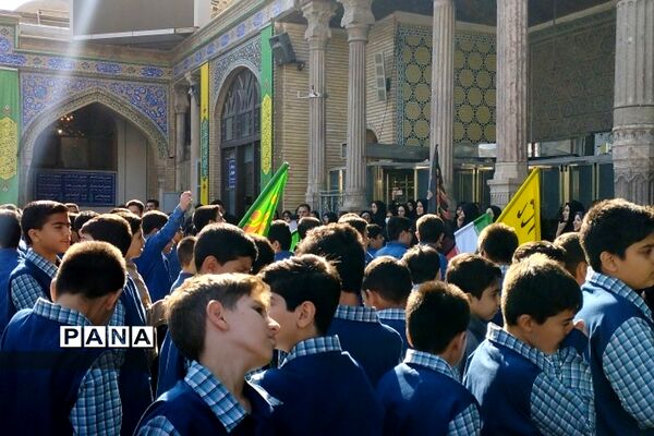 اجتماع بزرگ دانش‌آموزان در دفاع از مردم غزه در ناحیه دو ری