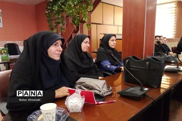 نشست دبیران تربیت‌بدنی مدارس شهرستان رباط‌کریم به‌مناسبت هفته تربیت‌بدنی