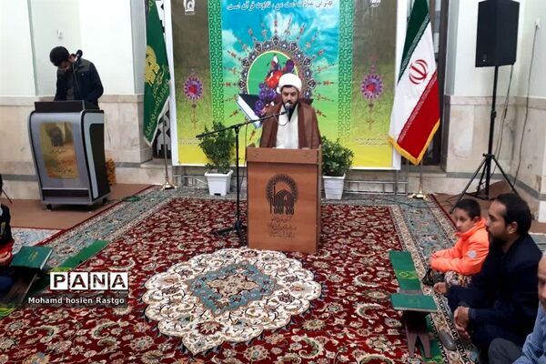 برگزاری محفل انس با قرآن به یاد شهدای غزه در زیارتگاه شهید آیت الله مدرس(ره) کاشمر