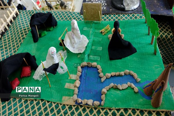 جشنواره مطالعات اجتماعی و هنرهای دستی در دبیرستان توحید شهرستان خاتم